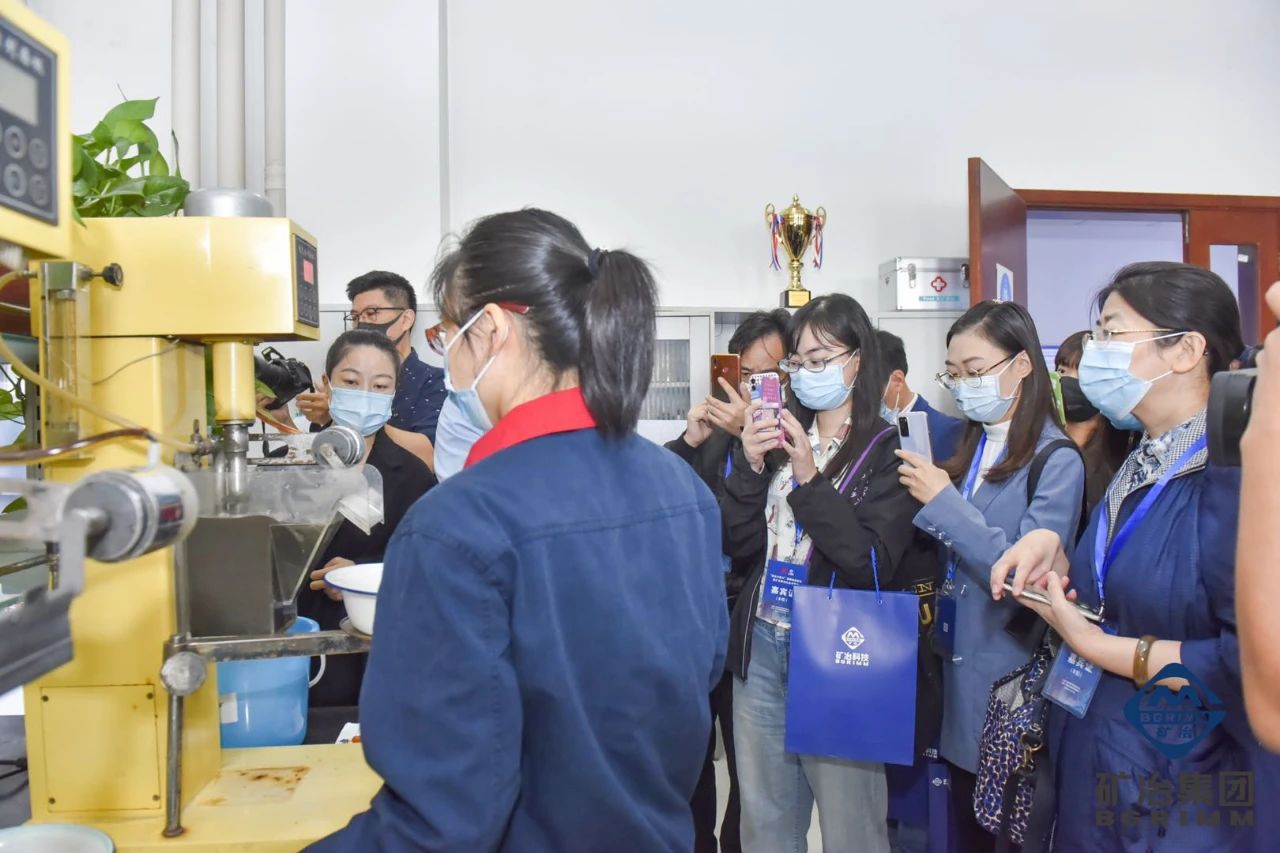 c98da6b5d5aa410bb39bde8c92371933.jpg c98da6b5d5aa410bb39bde8c92371933.jpg